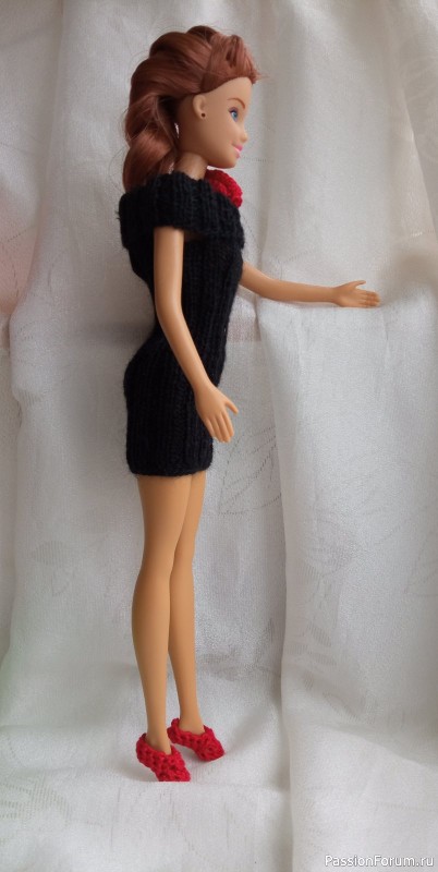 Маленькое черное платье для Барби
