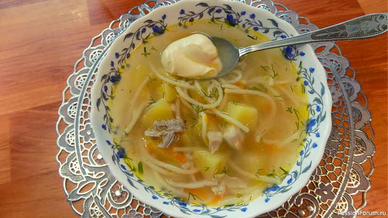 Куриный суп с лапшой