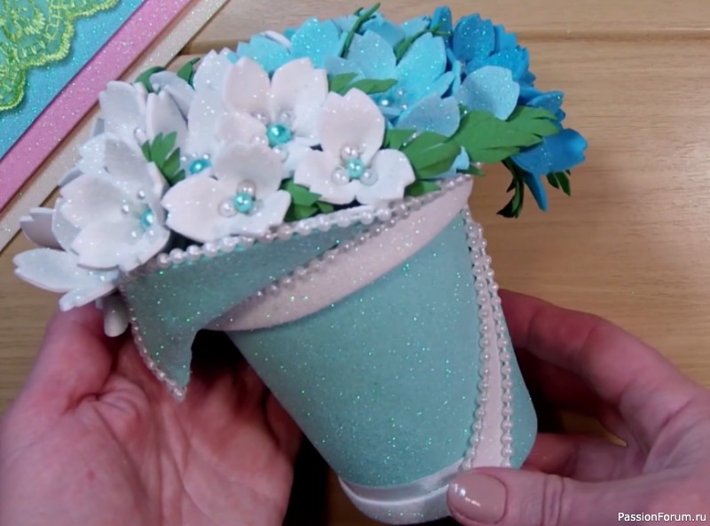 Стаканчик-букет для конфет из фоамирана. МК
