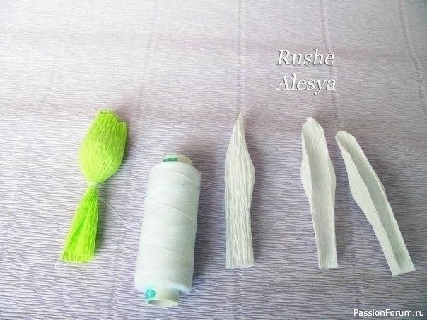 Подснежники из гофрированной бумаги и конфет. МК