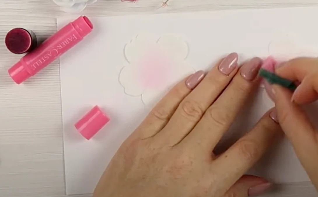 Цветы из фоама: более сложные варианты