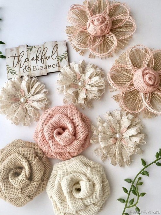 Цветы из мешковины. Идеи декора