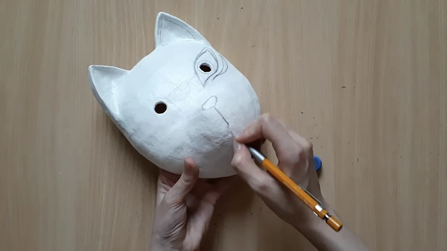 Делаем маску из папье-маше. Японская кошка