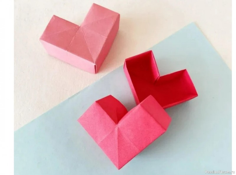 Коробочка-сердечко из цветной бумаги