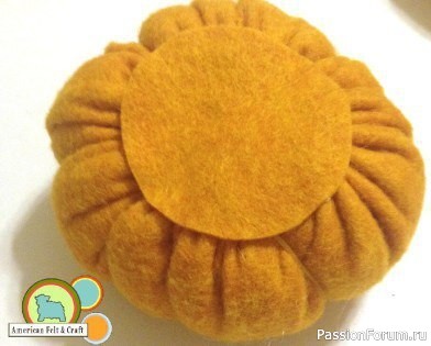 Миниатюрные фетровые тыковки. МК