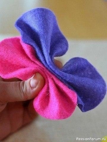 Идея, как сделать бабочки для декора из фетра