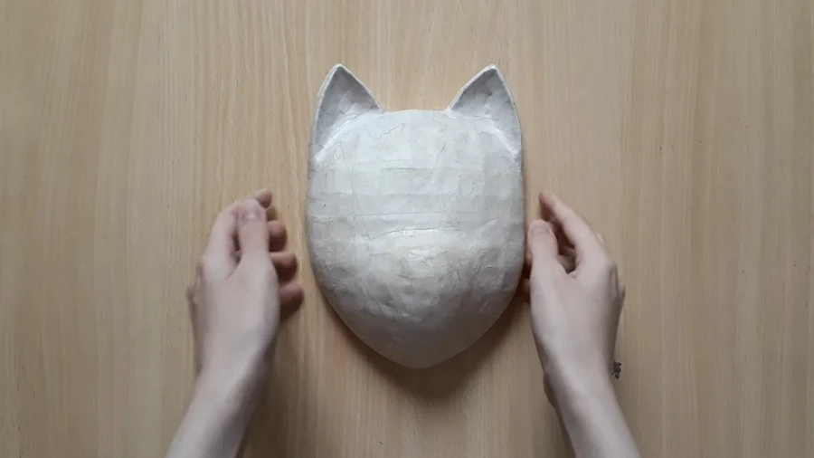 Делаем маску из папье-маше. Японская кошка