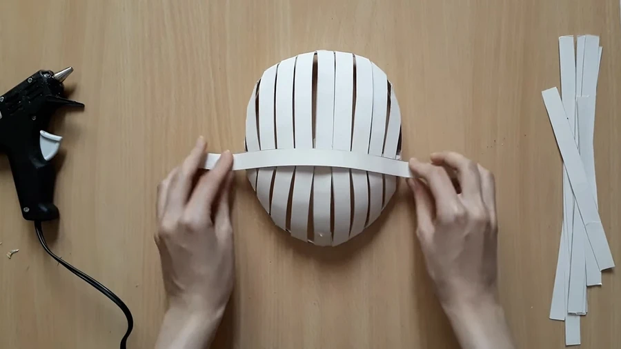 Делаем маску из папье-маше. Японская кошка