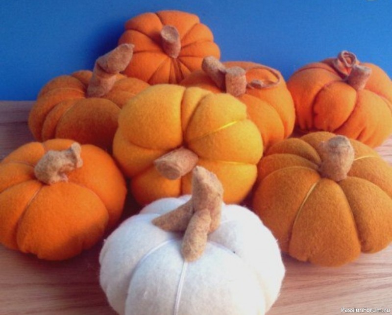 Миниатюрные фетровые тыковки. МК