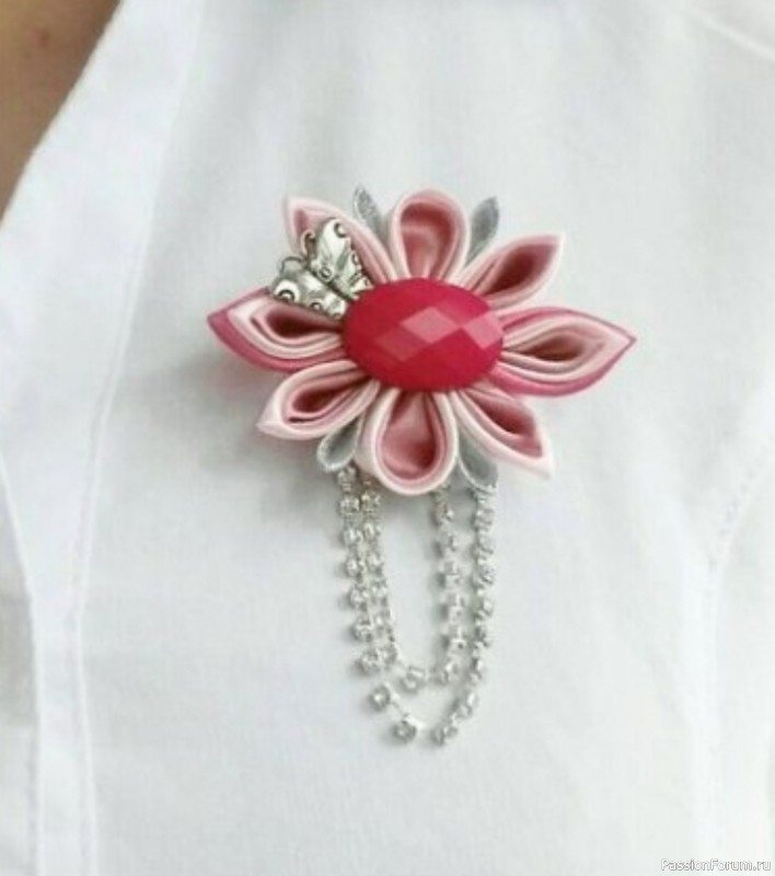 Броши из лент в технике канзаши. Идеи