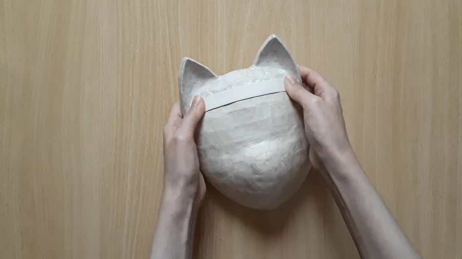 Делаем маску из папье-маше. Японская кошка