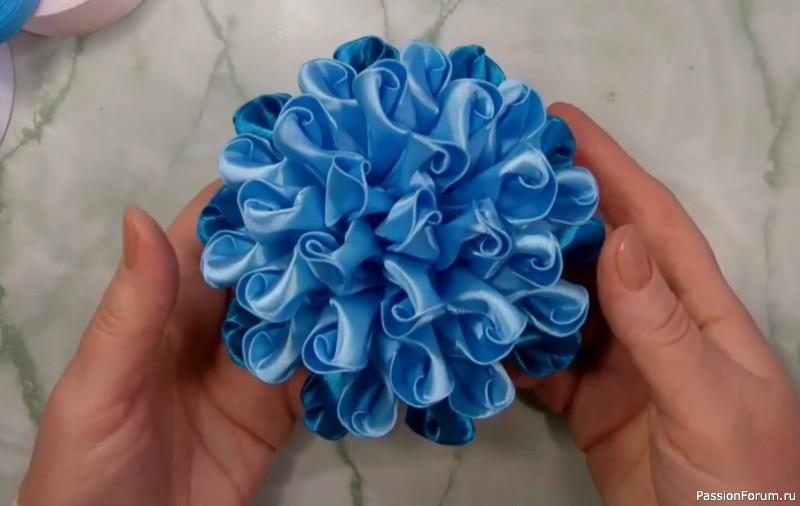 Красивые цветы из атласных лент. МК
