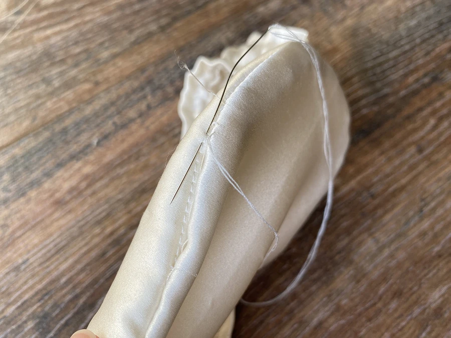 Как сшить маску для сна из натурального шёлка для путешествий: мастер-класс