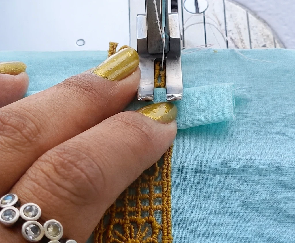 Как выполнить декоративную вставку с тесьмой: пошаговый мастер-класс