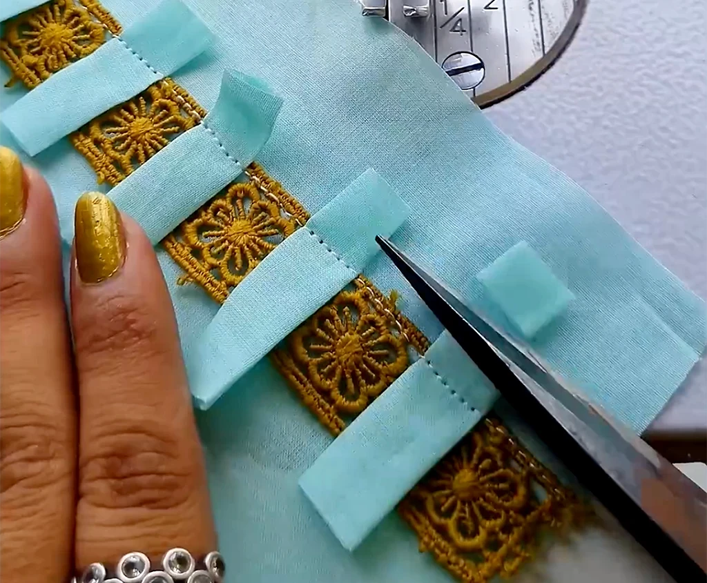 Как выполнить декоративную вставку с тесьмой: пошаговый мастер-класс