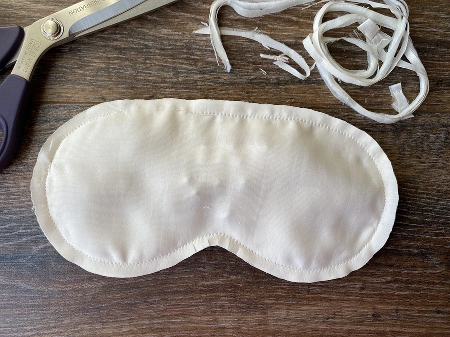 Как сшить маску для сна из натурального шёлка для путешествий: мастер-класс