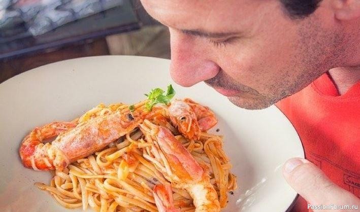 Диетологи рассказали, что можно есть во время самоизоляции