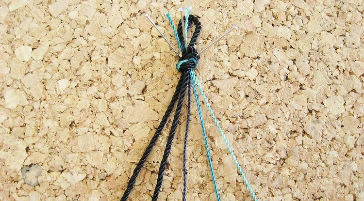 Как сплести необычную тесьму своими руками: мастер-класс