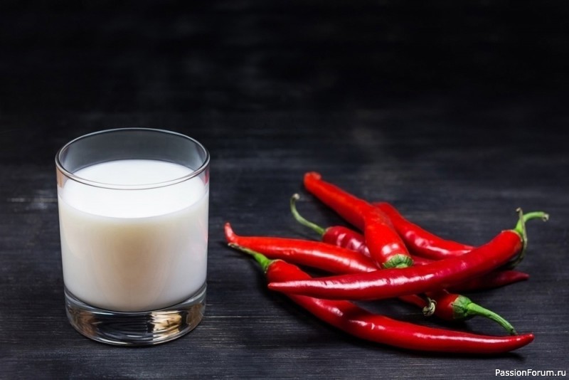 Полезный жгучий перец в молоке
