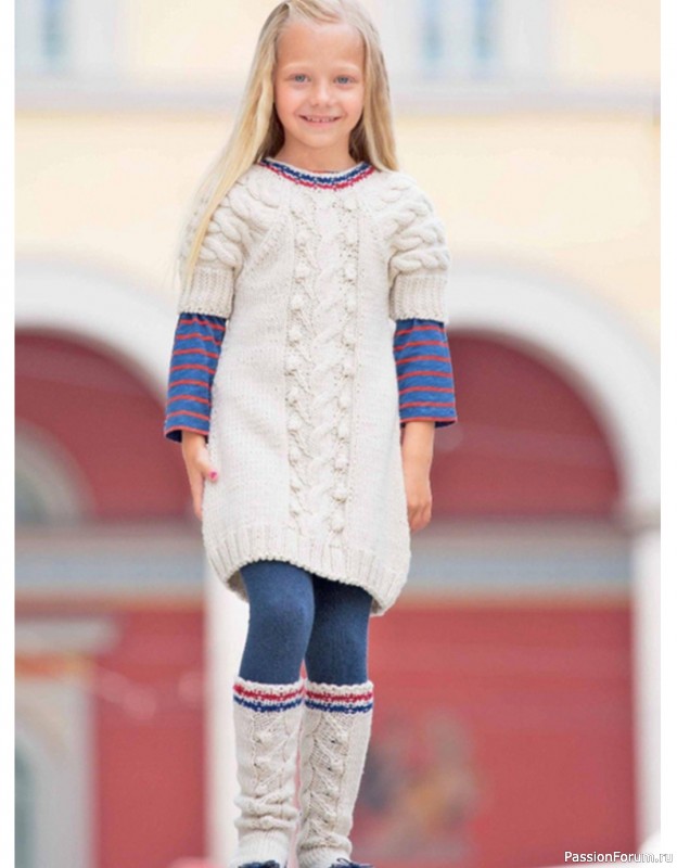 Детское платье спицами с рельефным узором. Описание