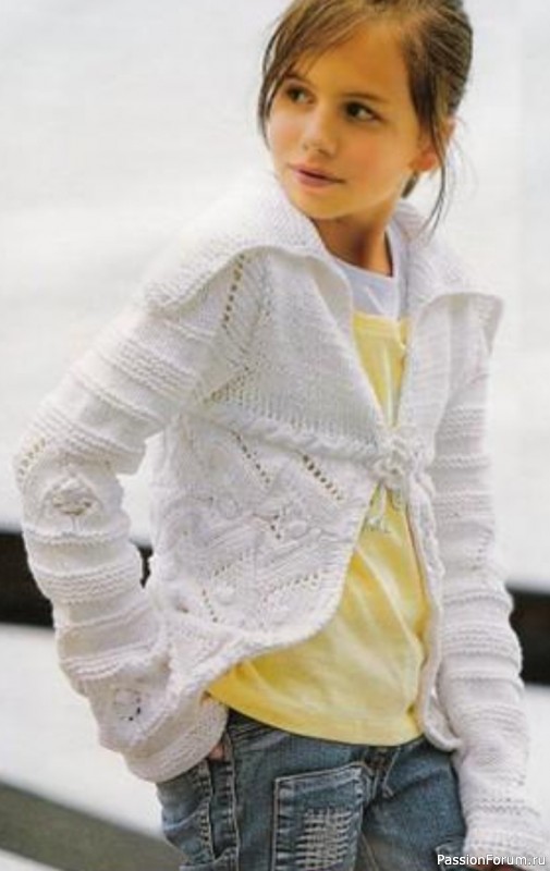 Белый ажурный жакет спицами