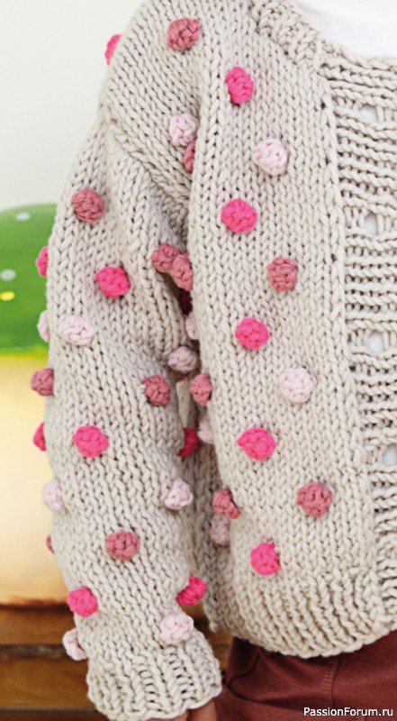 Детская кофта с цветными &laquo;шишечками&raquo;. Описание