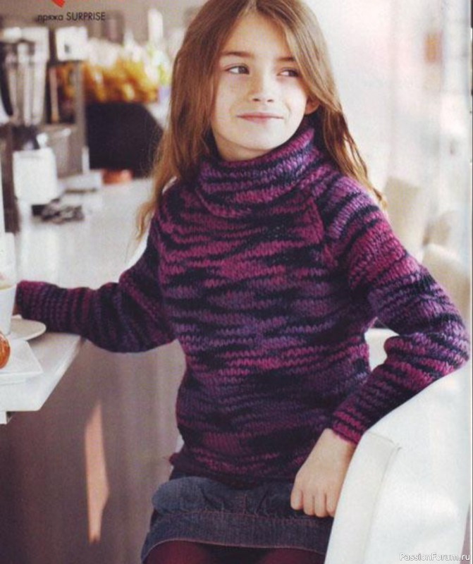 Свитер для девочки в фиолетово-черной гамме. Описание
