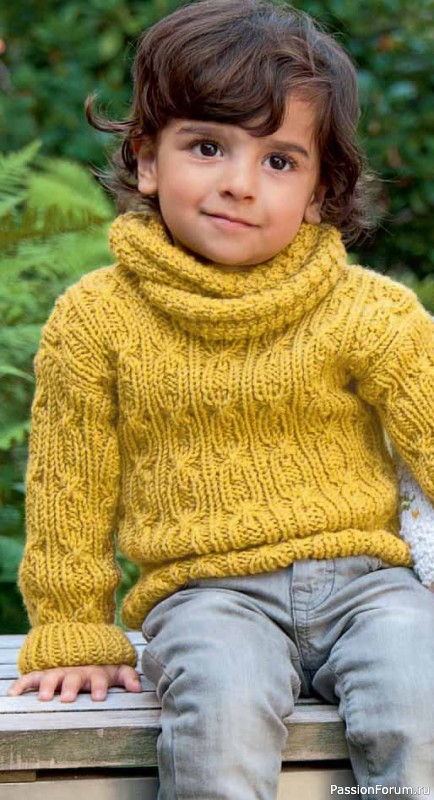 Стильный свитер для мальчика с шарфом