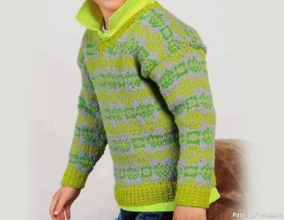 Детский жаккардовый пуловер в зелено-серых тонах. Описание