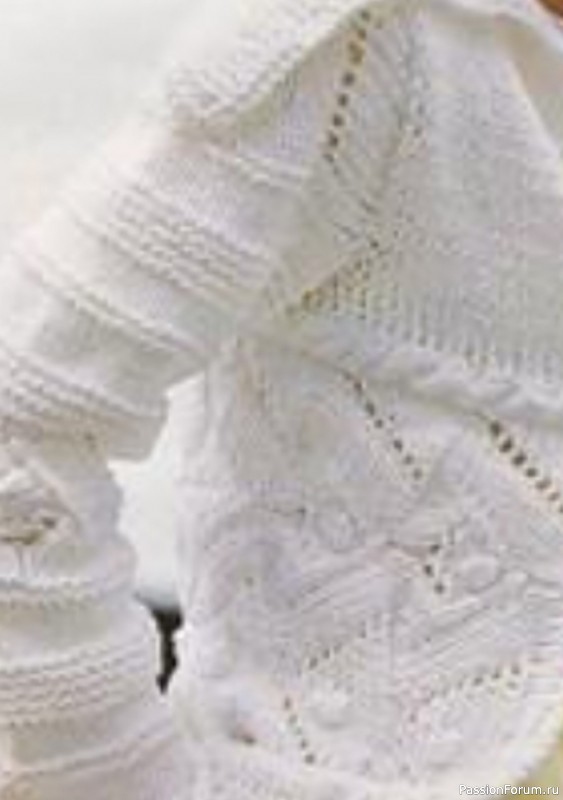 Белый ажурный жакет спицами