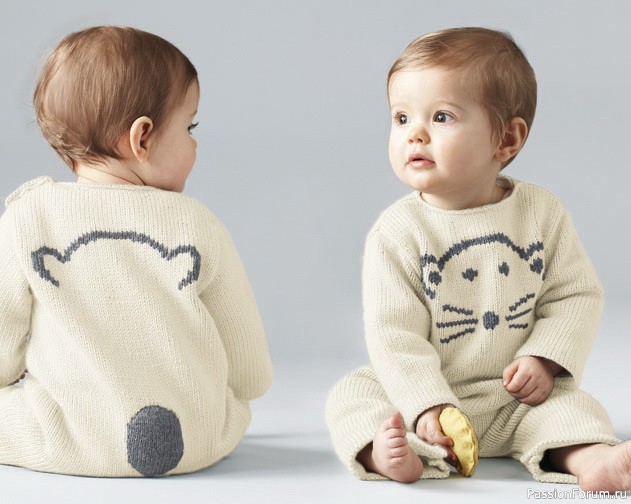 Детский комбинезон спицами с вышивкой