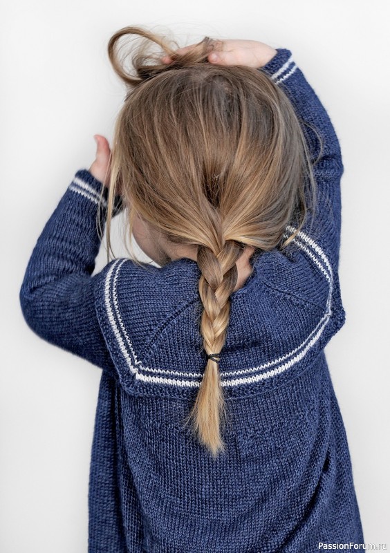 Платье в морском стиле для девочки. Описание