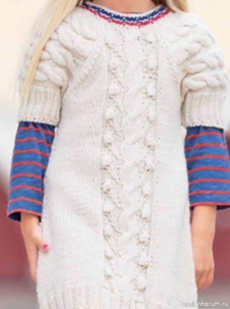 Детское платье спицами с рельефным узором. Описание