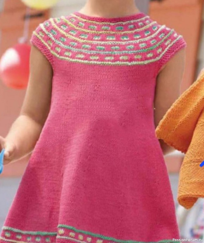 Туника для девочки на круговых спицах. Описание