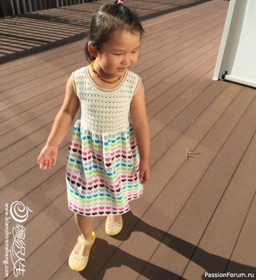Платье с сердечками крючком. Схема