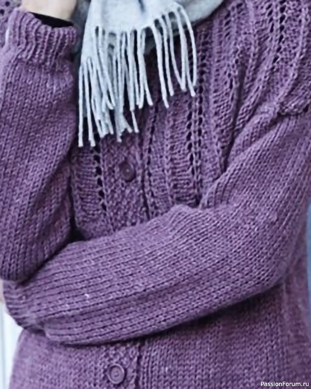 Пальто с ажурной кокеткой. Описание