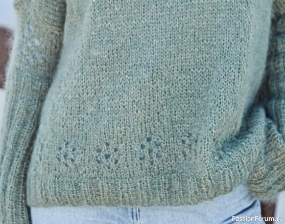 Джемпер-оверсайз с ажурными цветами. Описание