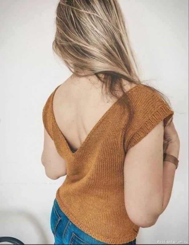 Вязаный топ с ажурным узором. Описание