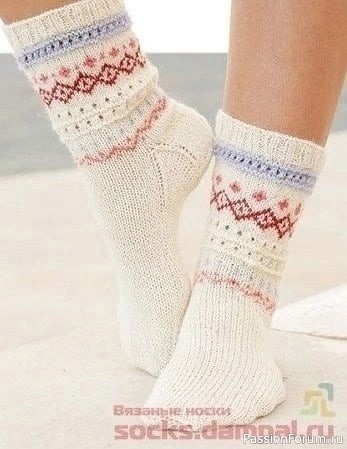 Вязаные носки с жаккардом спицами. Описание