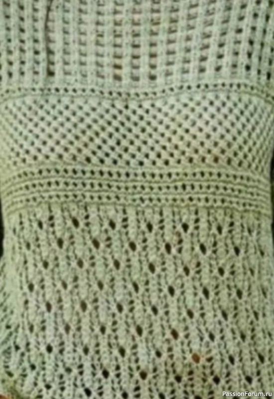 Зелёный ажурный свитер. Описание