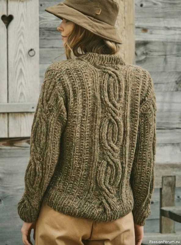 Джемпер с центральным узором . Описание