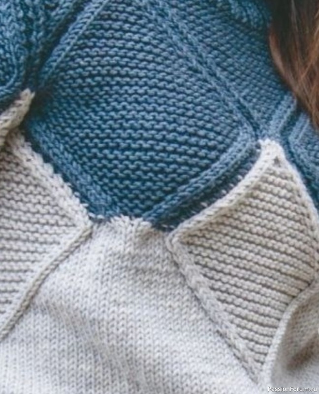 Свитер с крупными ромбами