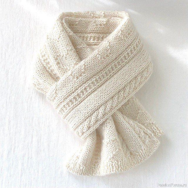 Белый теплый шарф разными узорами. Схема
