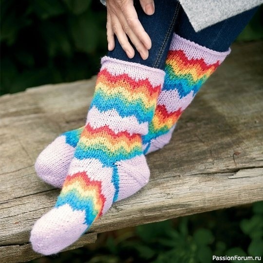 Носки с зигзагообразным узором. Описание