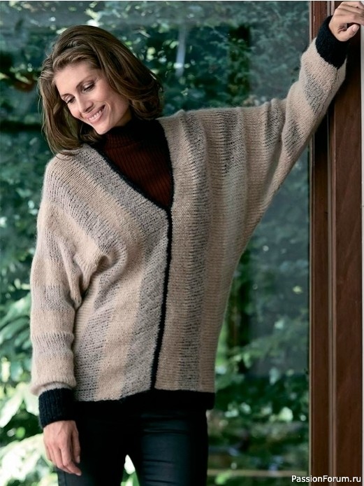Пуловер с V-образными вырезами. Описание