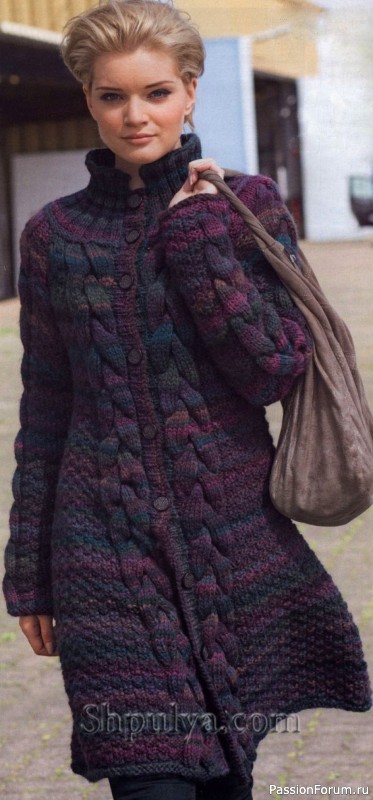 Меланжевое пальто спицами. Описание