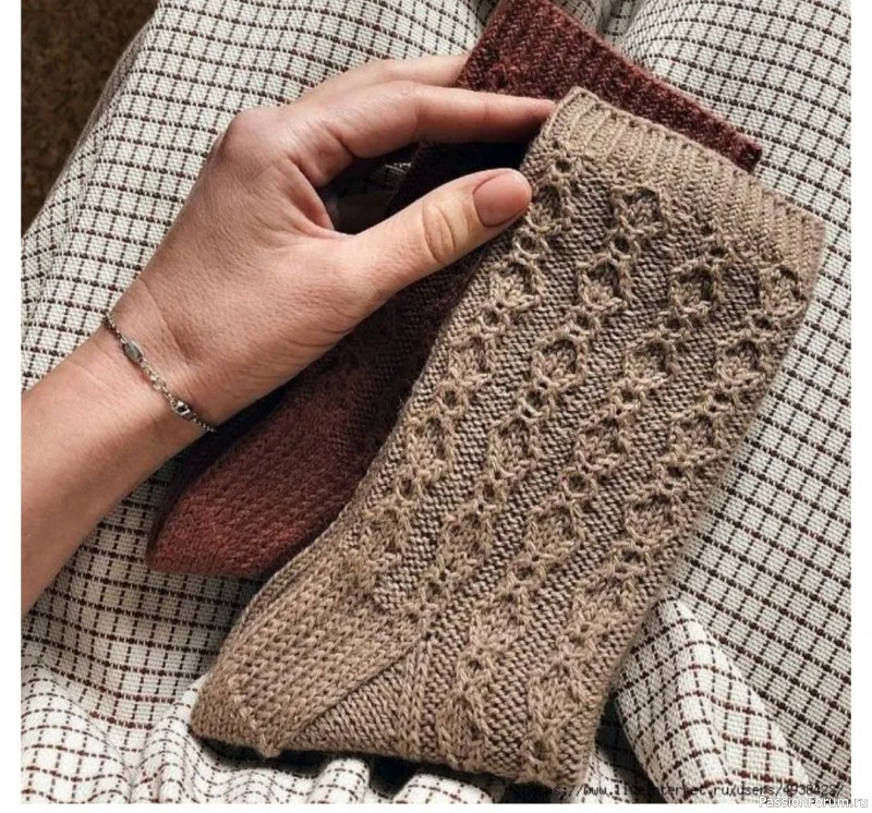 Носки "Старинная ваза", вяжем спицами