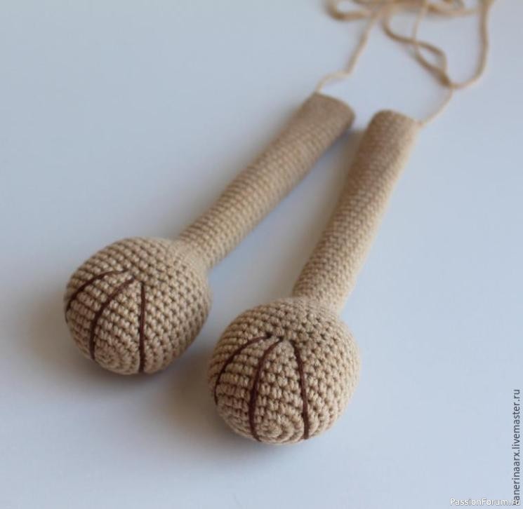 Вяжем крючком милую собачку