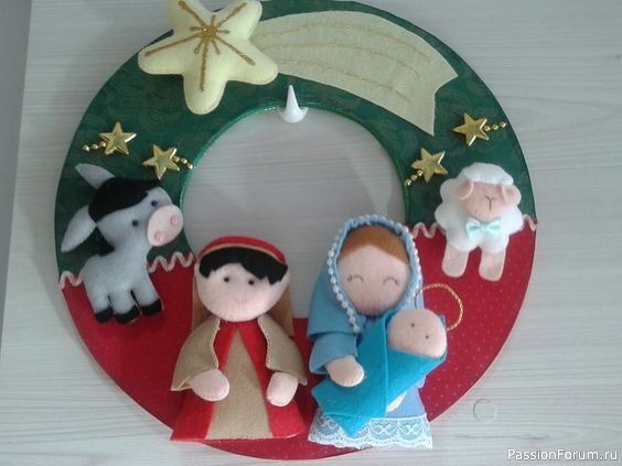 Рождественские веночки из фетра