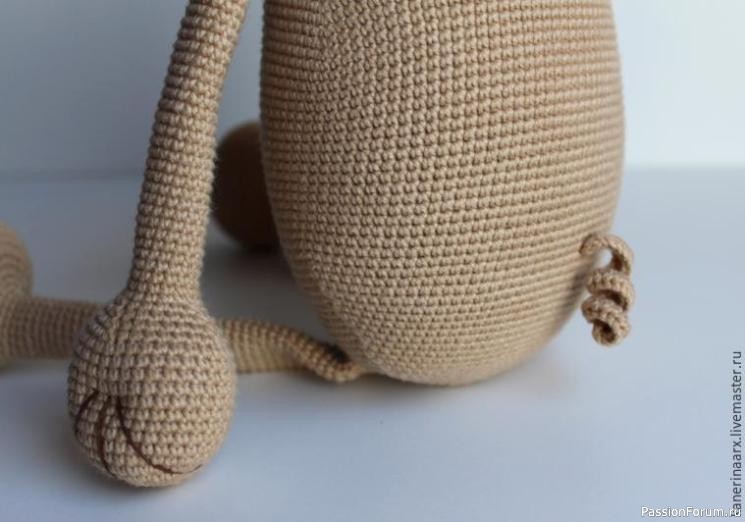 Вяжем крючком милую собачку